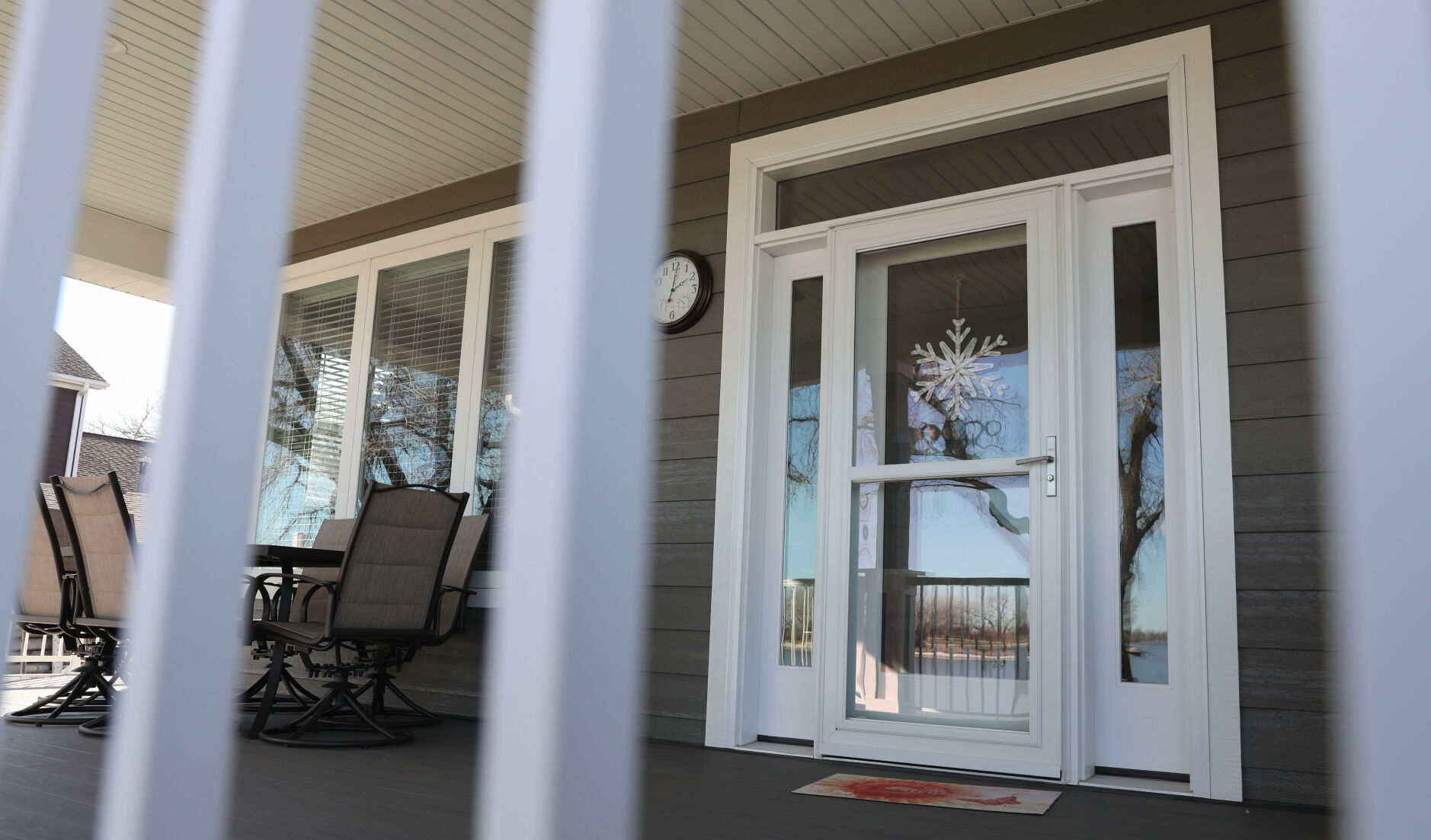 2. Porch Entry.jpg